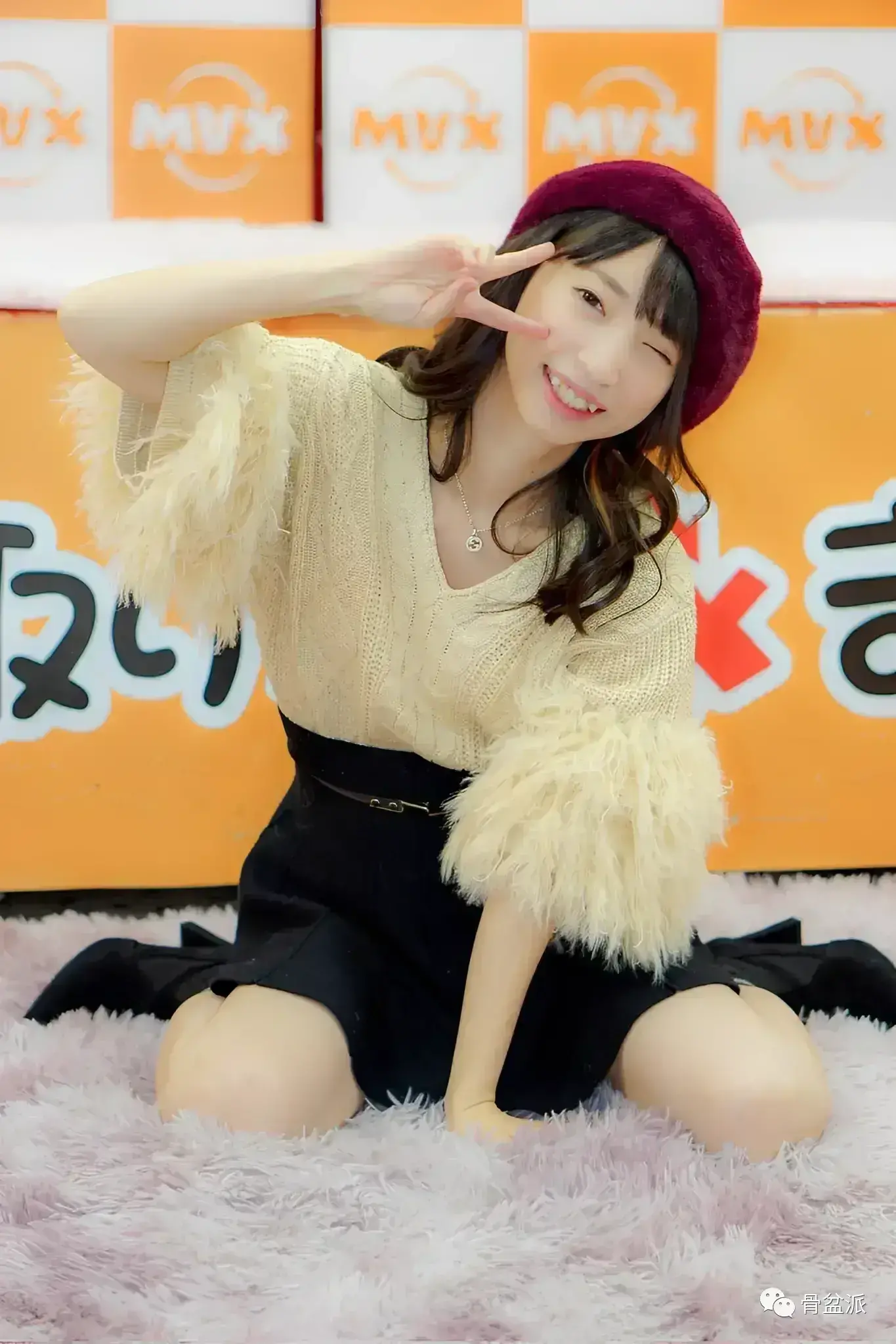 迷你小巧双马尾的冬爱琴音写真分享，虎牙妹妹YYDS!