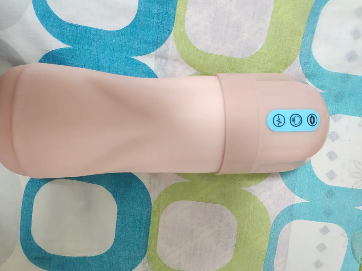 YUU吸吸酱飞机杯测评 – 超越真实的收缩律动6 YUU吸吸酱飞机杯测评 – 超越真实的收缩律动