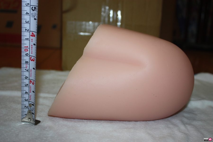 爱蜜丽朝天臀双穴四孔女体:双穴高CP值，每次进入都是不同的刺激;