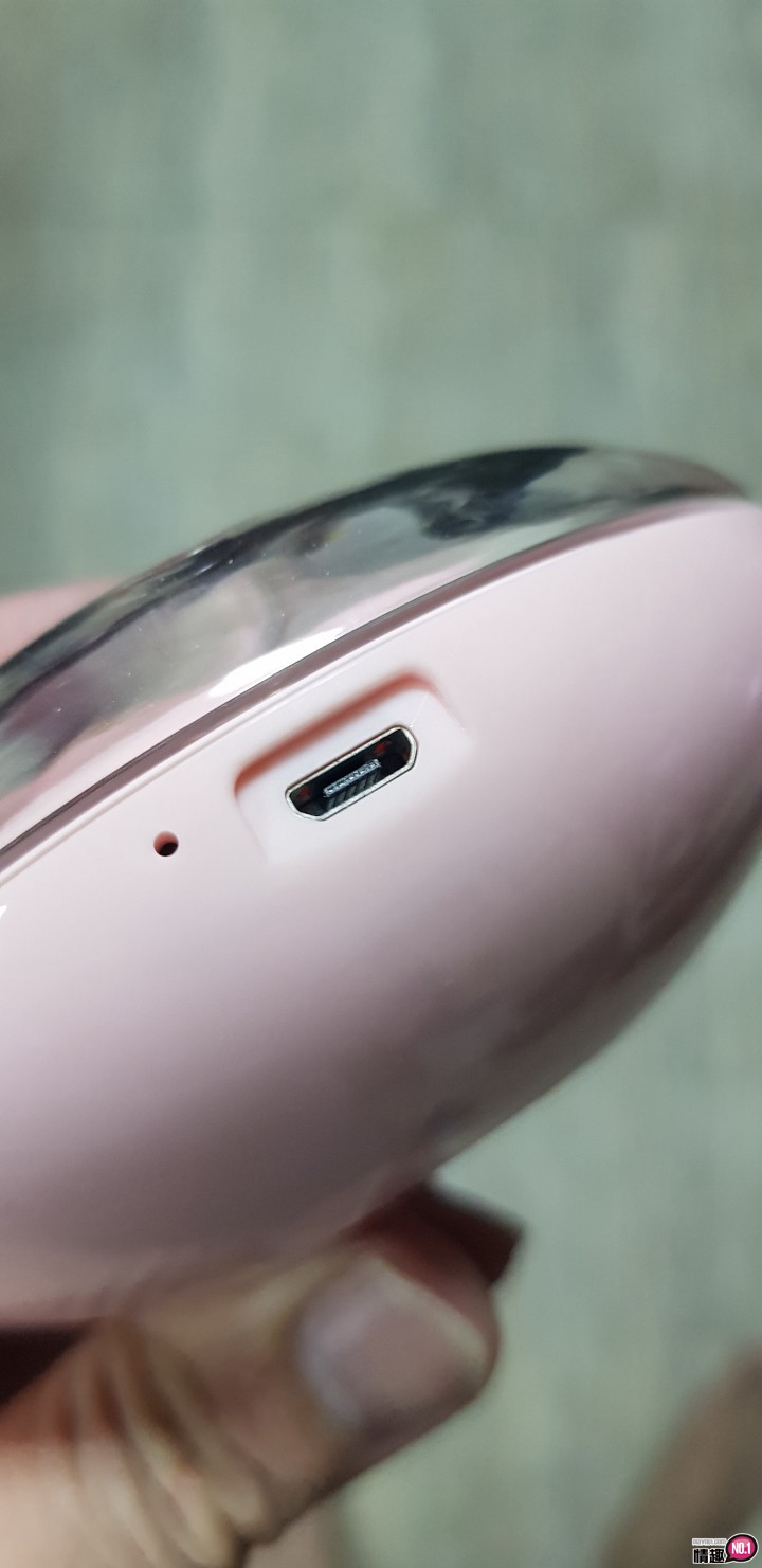 米妮声波震动按摩器:简单的震动一下，就⾼潮了