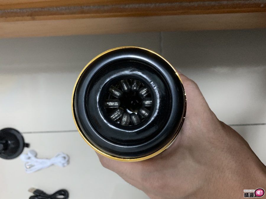 贝克全自动伸缩旋转叫床飞机杯-多重持续刺激下直接大喷发