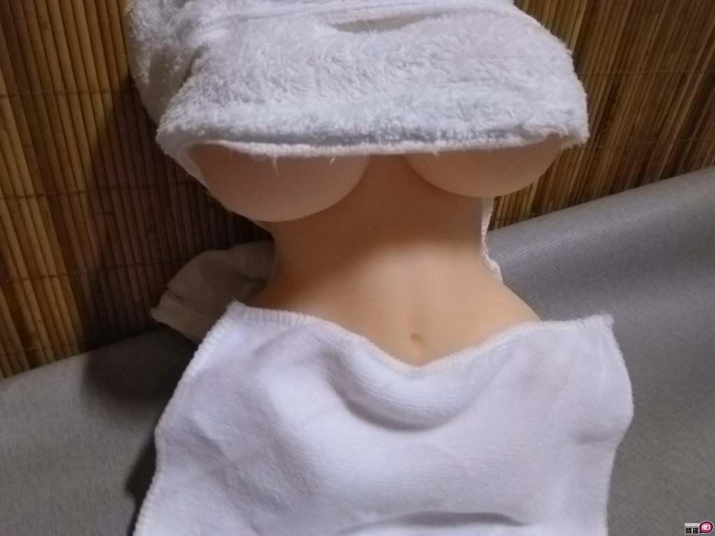 爆乳女王半身屁股性爱娃娃一次满足你三种逼真玩法