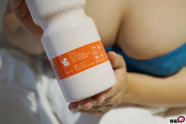 台湾SexTasty好硬杯-刺激提升-太好玩了!用飞机杯把兔子先生KO;;