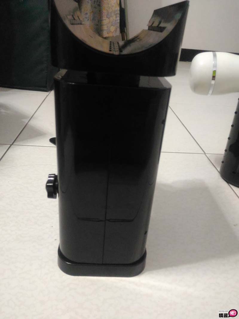 谜姬坐享全自动伸缩炮机飞机杯一代-躺着玩趴着玩都好玩!