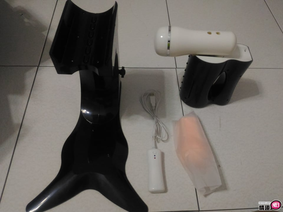 谜姬坐享全自动伸缩炮机飞机杯一代-躺着玩趴着玩都好玩!