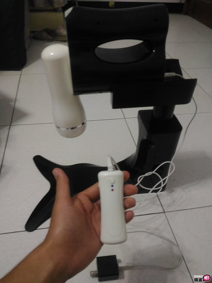 谜姬坐享全自动伸缩炮机飞机杯一代-躺着玩趴着玩都好玩!