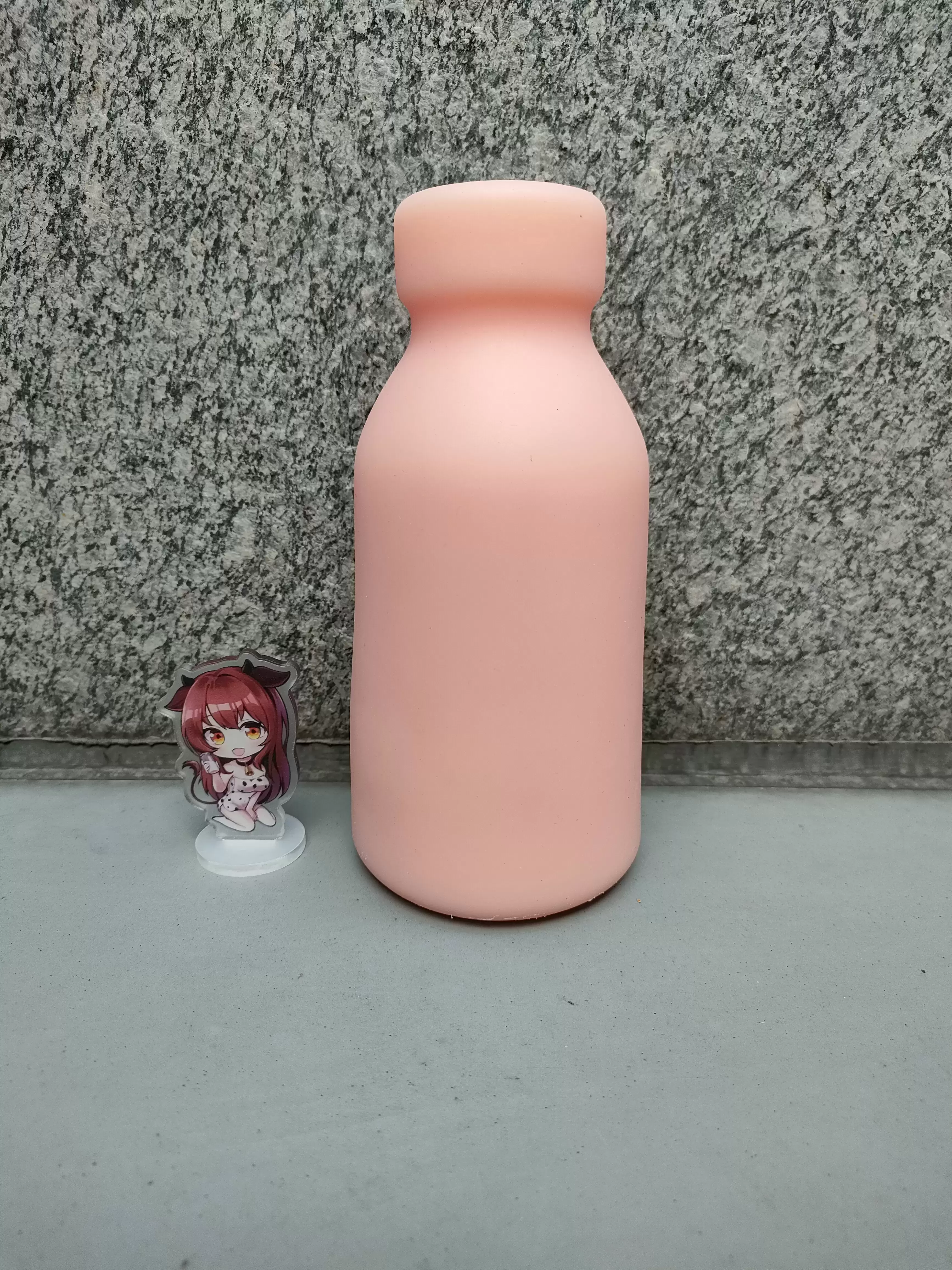 造型隐蔽，一键加热的奶瓶神器-YUU热感奶瓶飞机杯名器测评