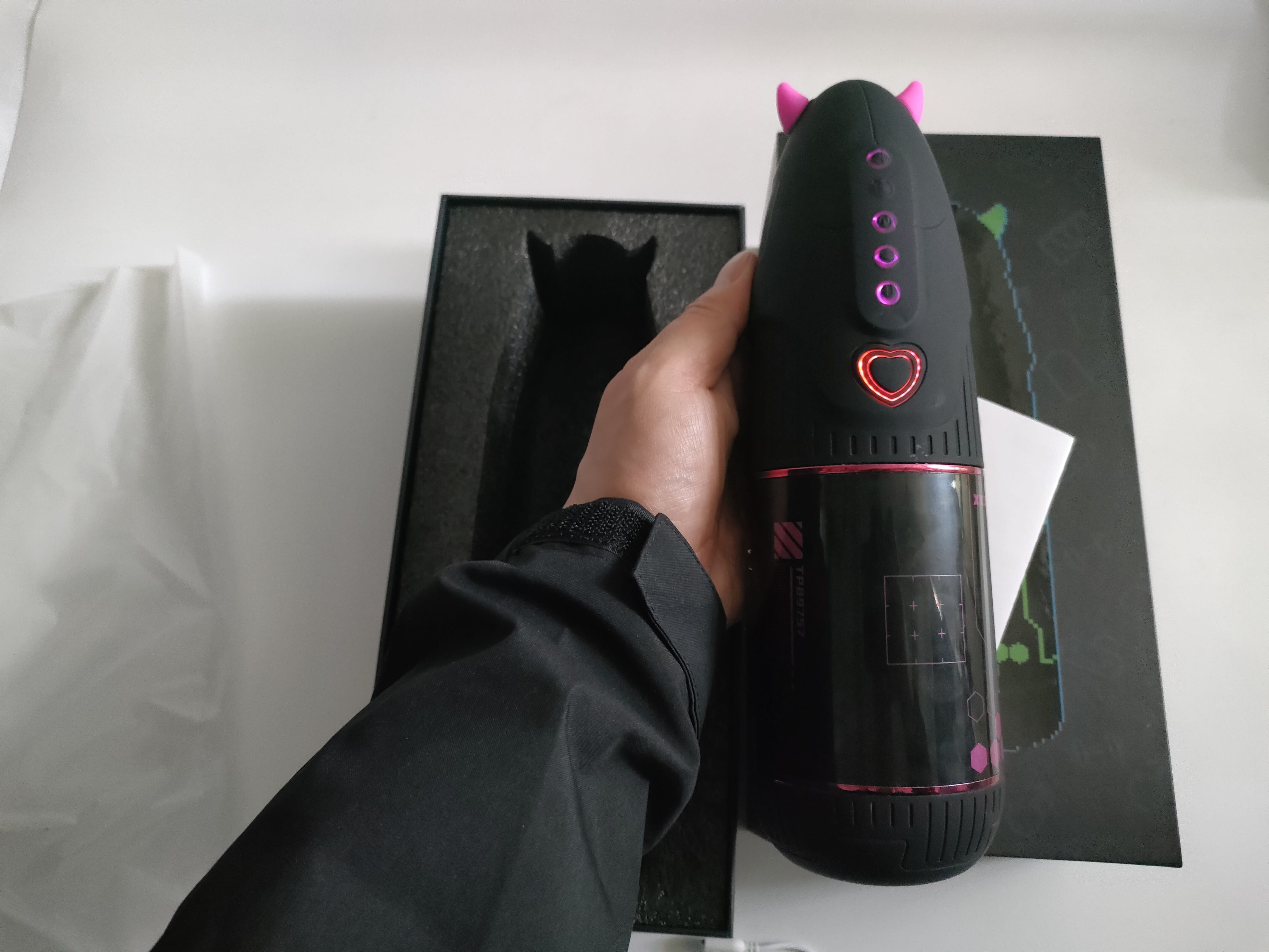 YUU小恶魔电动飞机杯测评 – 漂亮得不像实力派