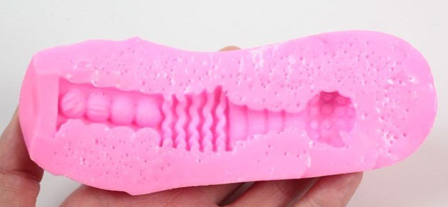 A社老法师，多娜多娜联名款飞机杯收集者评测 1——白毛与粉毛