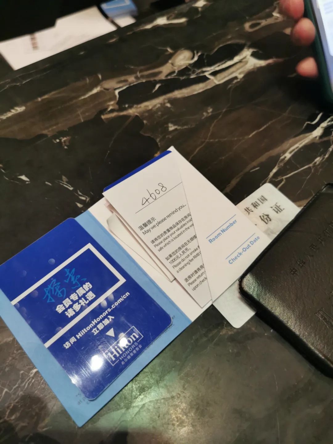 在五星级希尔顿的行政套房里玩YUU的“小优物语”是怎么样的感受？