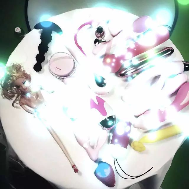 新闻系毕业，她用身体去“采访”情趣用品