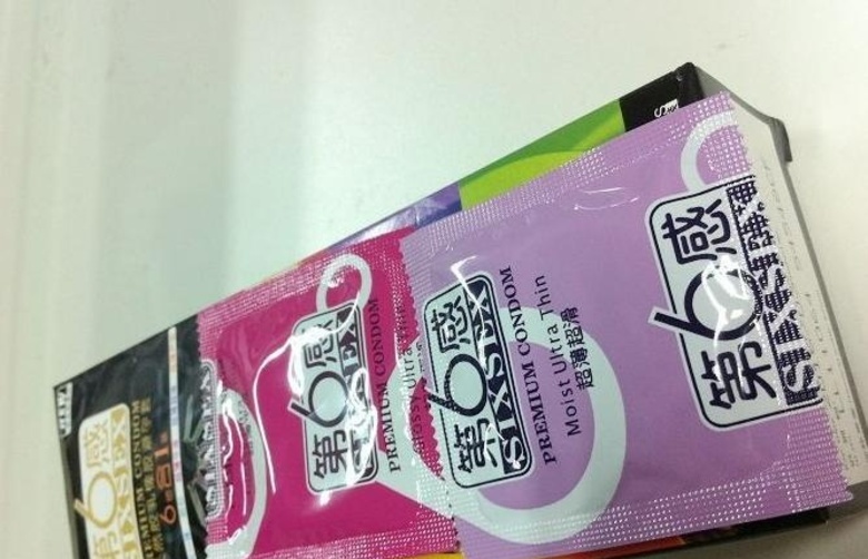 多图：8款常见品牌安全套评测，气味、外观、拉伸…