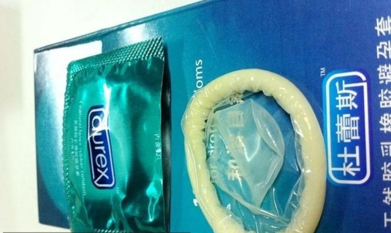 多图：8款常见品牌安全套评测，气味、外观、拉伸…