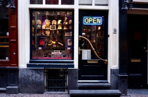 当皮革情趣套装遇上迷幻治愈风…… 当皮革情趣套装遇上迷幻治愈风……