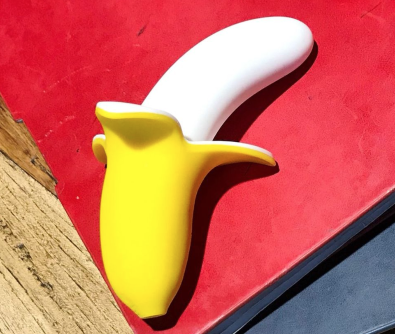 情趣玩具测评—小香蕉按摩棒